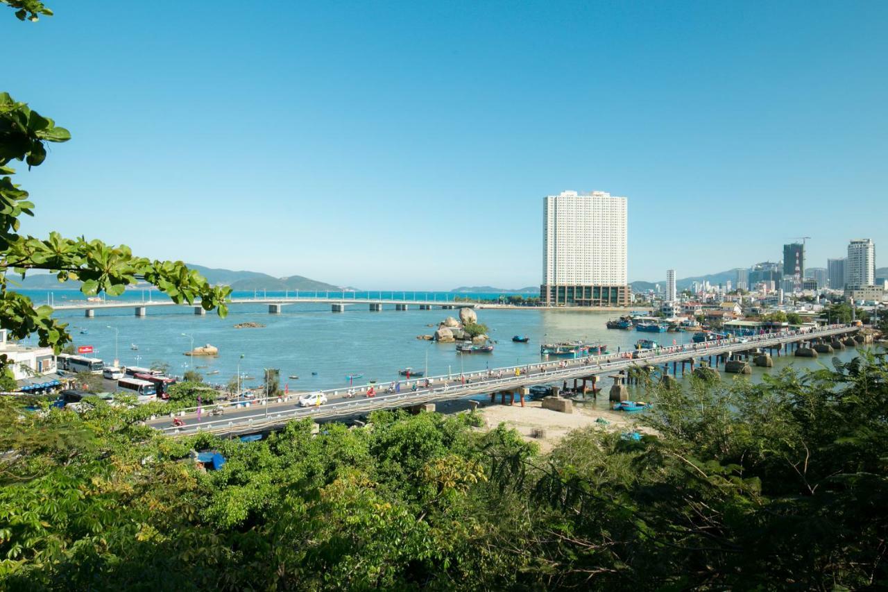 Gis Hotel Nha Trang & Motorbike Rental Kültér fotó